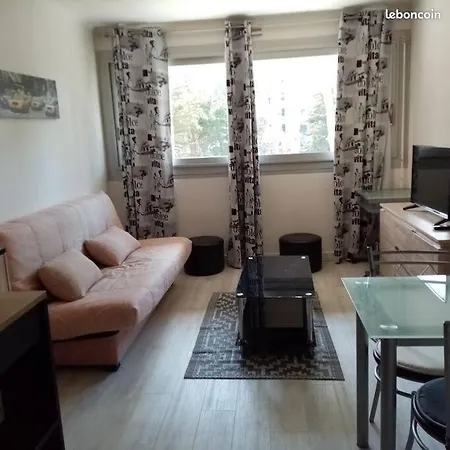 Apartment Studio Meublee Tour St Clair